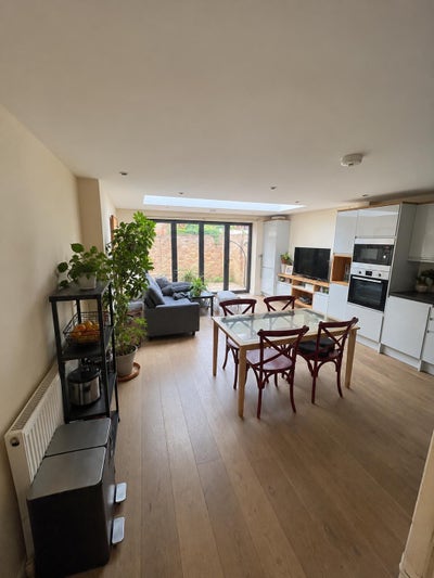Double Room in Professional Flatshare Tooting Main Photo
