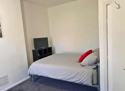 Monday–Friday Rooms | NG7 | Bills in | Close Tram Main Photo