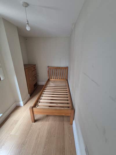 Looking for a flat mate Main Photo