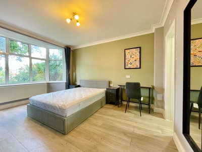 En-suite room at Raynes park Main Photo