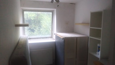Double Bedroom - part furnished Main Photo