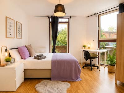 🛏️Private Garden in Wapping - Some Bills Included Main Photo