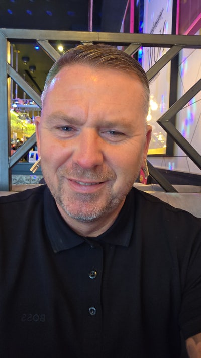 Professional Male seeks a double room Main Photo