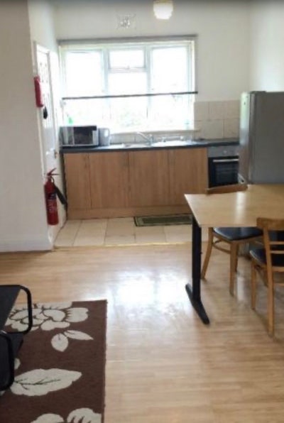 Very Large Studio Is Available in Mitcham/Tooting Main Photo