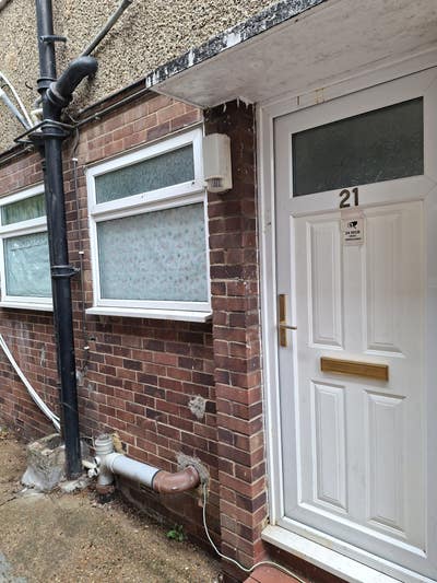 3 bedroom flat Main Photo
