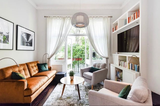 Lovely Double in Beautiful West Kensington Flat Main Photo