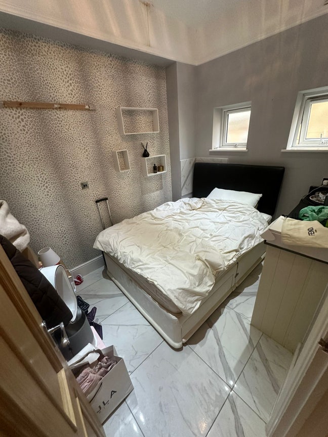 Stunning En-Suite Minutes from Romford Stn Main Photo