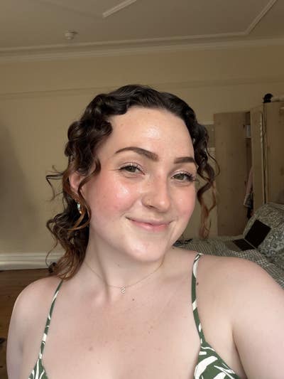 Hi! I’m Sloane, a 26-year-old American whoâ... Main Photo
