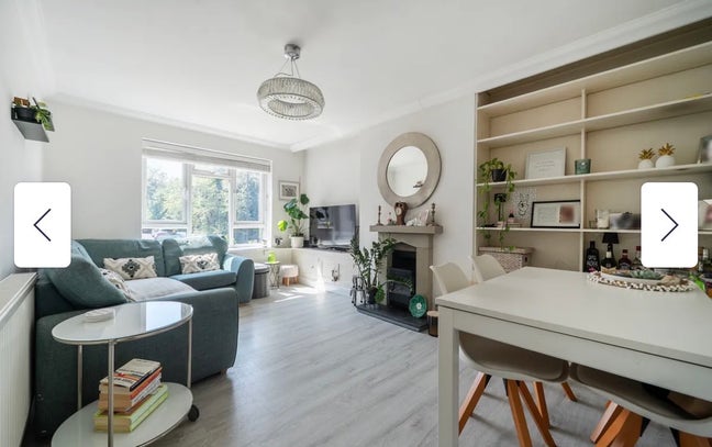Large double room, seconds from the train station Main Photo