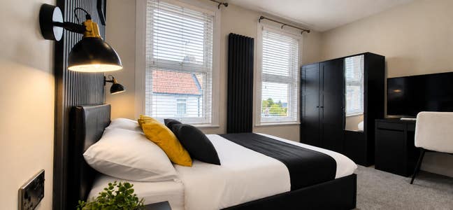 ✨ Close to Hospital-  &pound;0 Deposit -  Ensuite Room Main Photo