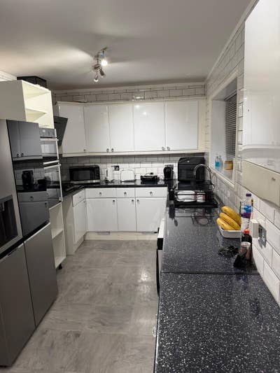 Recently refurbished single bedroom Main Photo