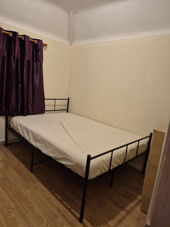 Double Room Available Main Photo
