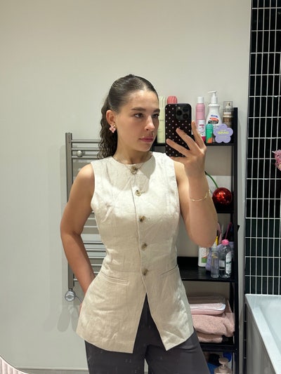 Quiet, clean, homely midwife looking for a room Main Photo