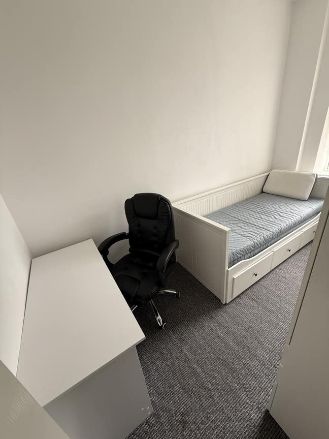 Room to rent / house share OL6 - Ashton Under Lyne Main Photo