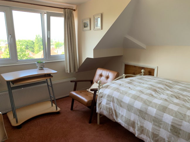 Room to let for student or professional person Main Photo