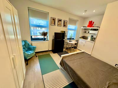 Gorgeous Studio with Patio Close to Jubilee!! Main Photo