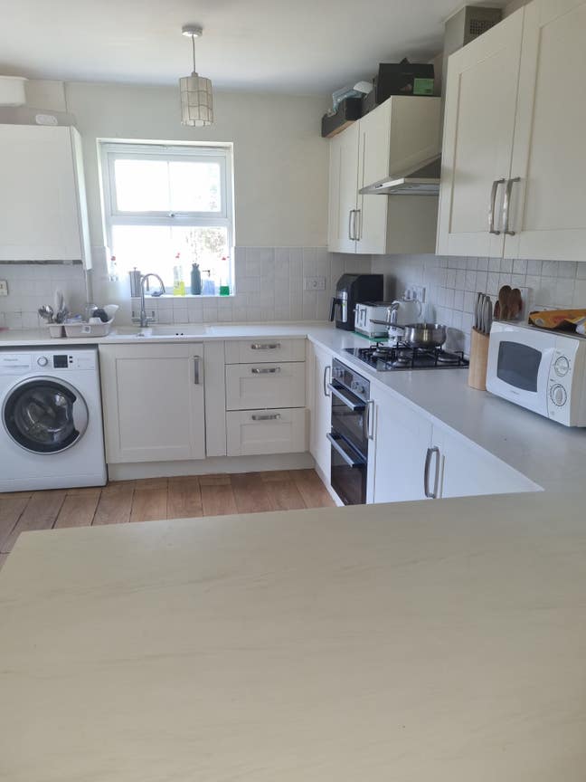 Large dbl room close to UEA N&N, garage, parking. Main Photo