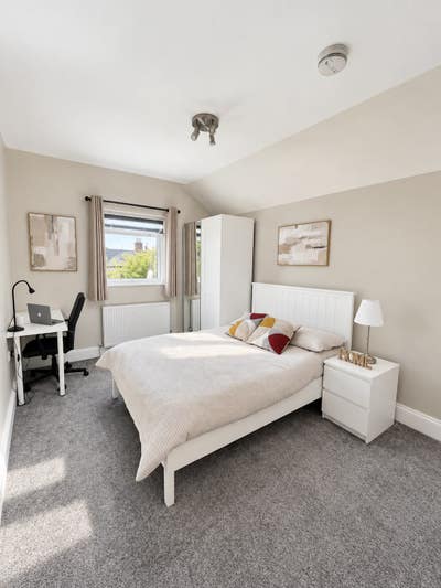 🏡 Beautiful New En-suites in Lovely Shared House! Main Photo