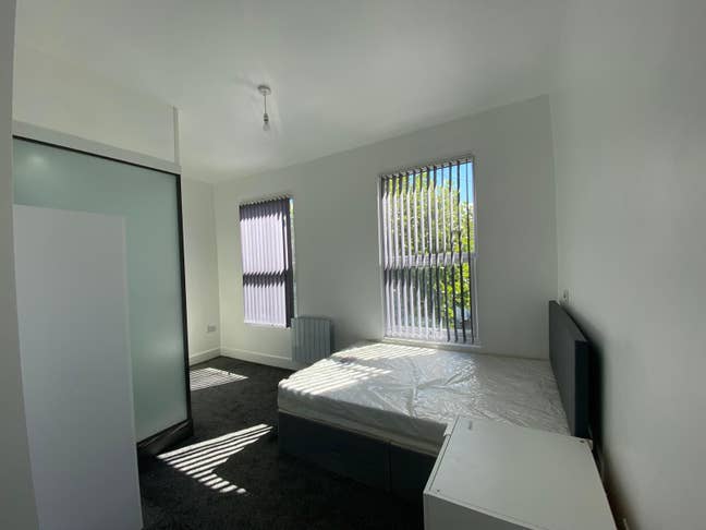Brand new Master en-suite room 2 Min  Leyton Tube Main Photo