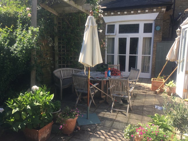 Large Double Room to Let Main Photo