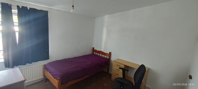 Double room available for student. Main Photo