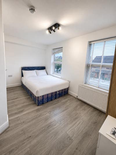 4 x New Double Rooms / En suite | Couples Ok Main Photo