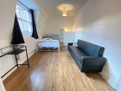Your Cosy New Home in the Heart of E1 🏡 Main Photo