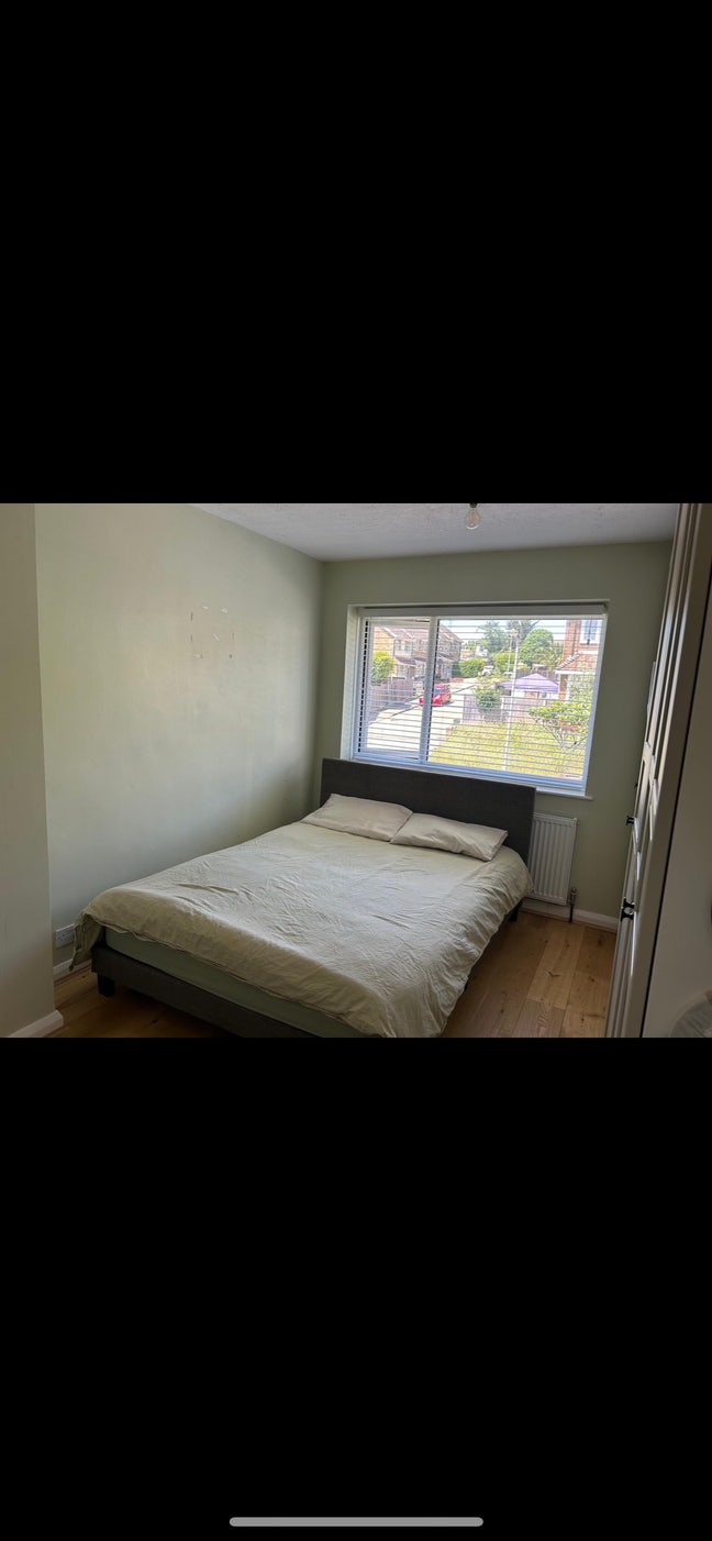🏡 Spacious Double Room to Rent – Romford 🏡 Main Photo
