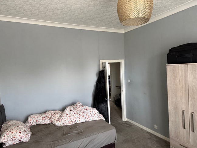 Looking for a flatmate  Main Photo