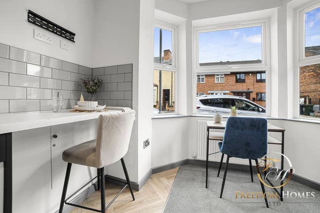 Studios in Bourne Street 🤩 Main Photo