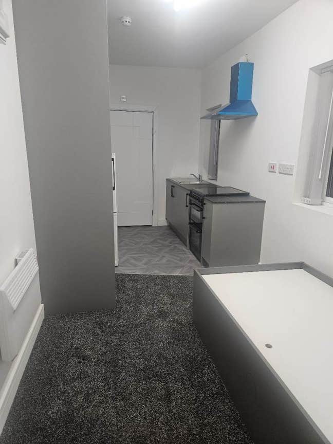 Newly Refurbished Studio to Let – ST6 Main Photo
