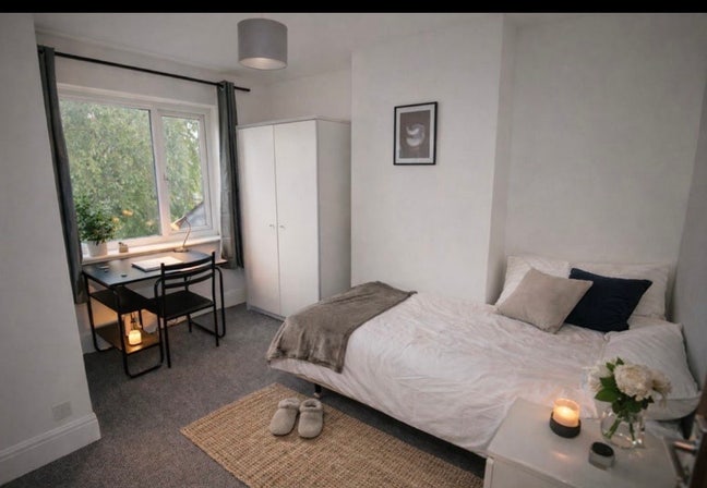 City Centre Location! Double Room  Main Photo