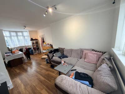 3 Bed House to Rent - Feltham -&pound;2100 Ex Bills Main Photo