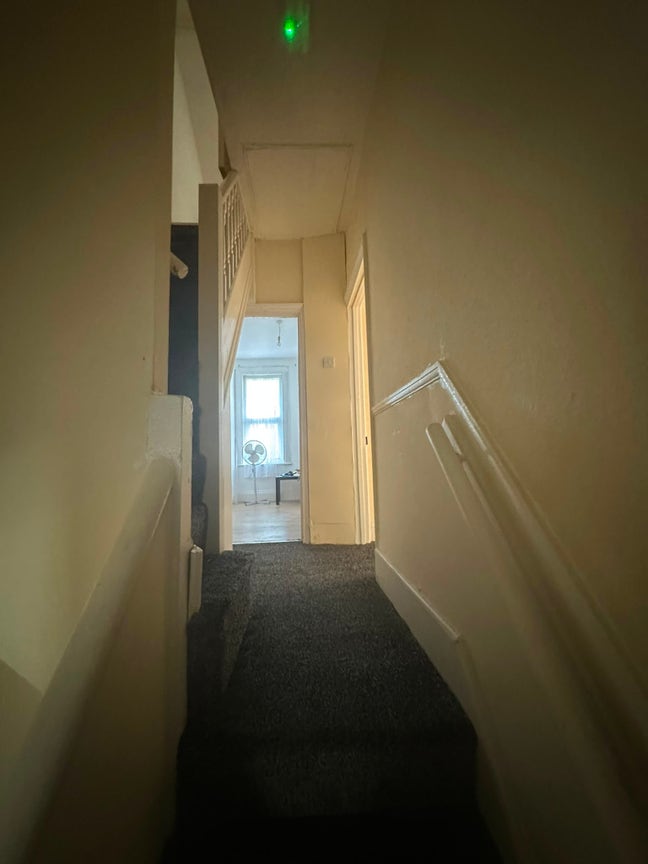 2 Bedroom First floor Flat available in Walthamsto Main Photo