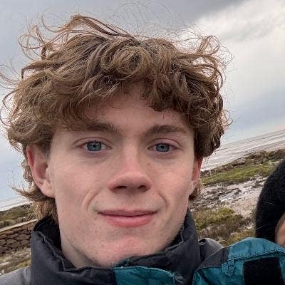 I am a professional male aged 22. I am lookin... Main Photo