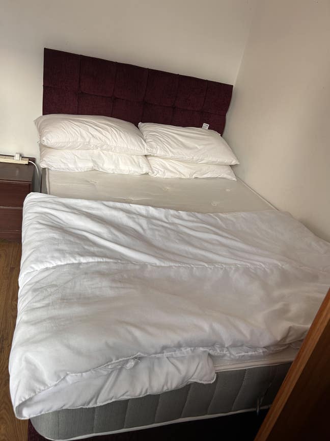 Double bedroom available  Main Photo