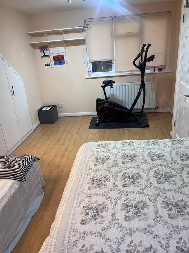 Spacious rooms for single oocupancy Main Photo
