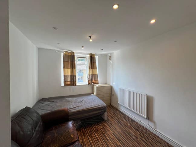 Double room to let located in London N16. Main Photo