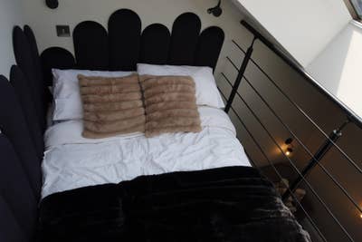 Private city centre studio with en-suite.  Main Photo