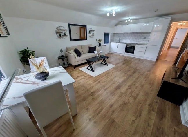 M20- 2 Bed Penthouse Available from 2nd October  Main Photo