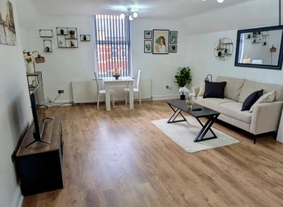 M20- 2 Bed Penthouse Available from 2nd October  Main Photo