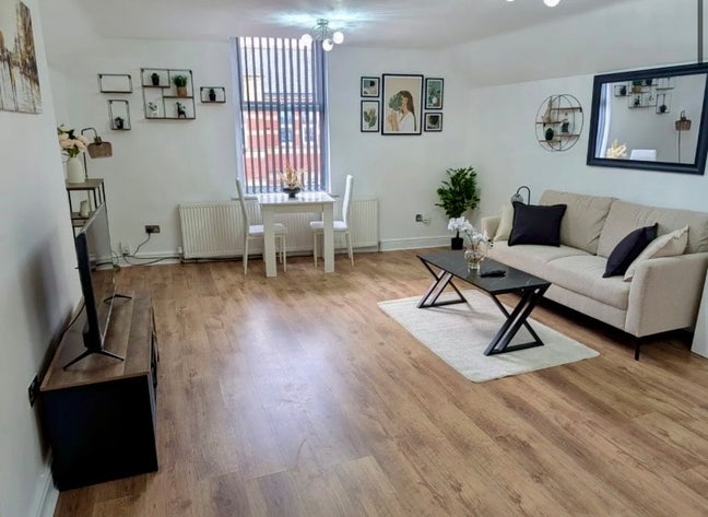 M20- 2 Bed Penthouse Available from 2nd October  Main Photo