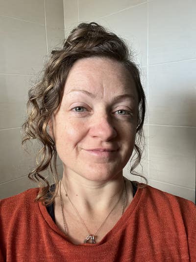  Female seeks house share / 1 bed apartment  Main Photo