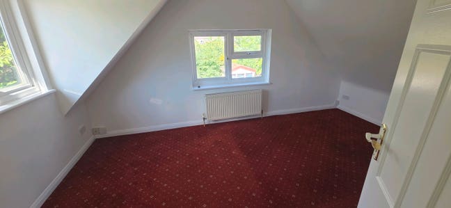 Bedroom with En Suite Shower &pound;850Pm Main Photo