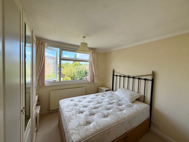 Furnished Double Room / Botley, &pound;700 Pcm. Main Photo