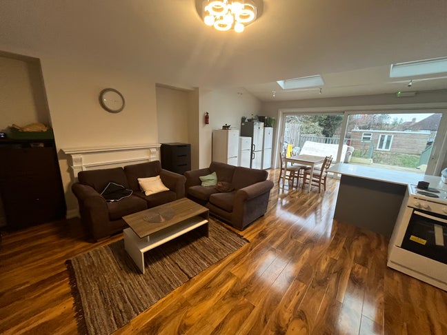 Nice Box Room in Norbury Hill Main Photo