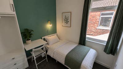 Newly Refurbed single Room – Ideal for Contractors Main Photo
