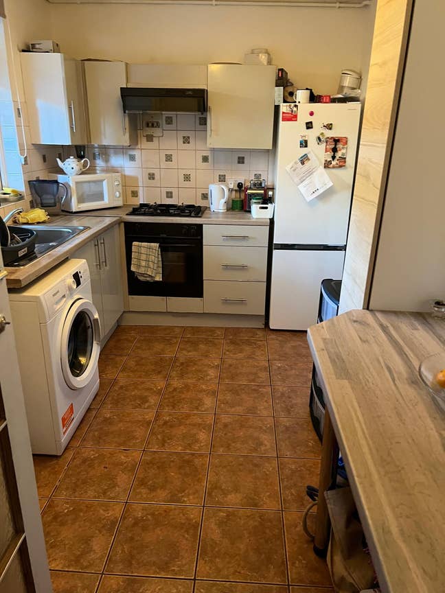 Double and single room available for rent  Main Photo
