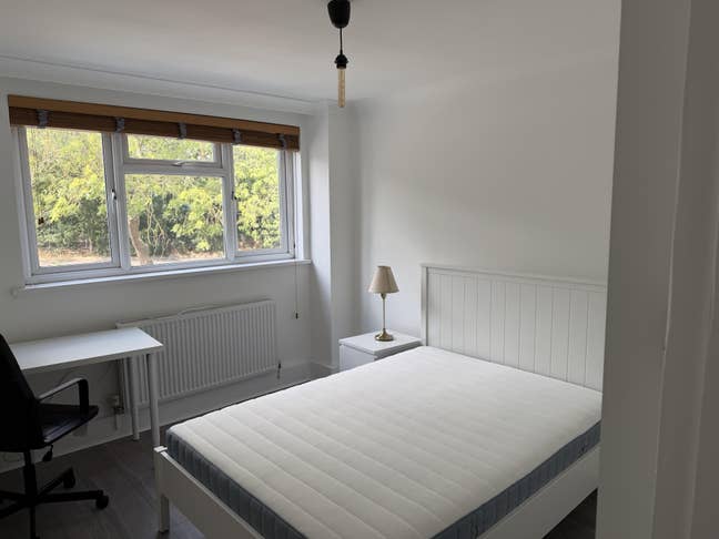 Double bedroom, bills included, 10 mn. from tube Main Photo