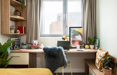 Ensuite Room Avaliable - Emily Bowes Court! Main Photo